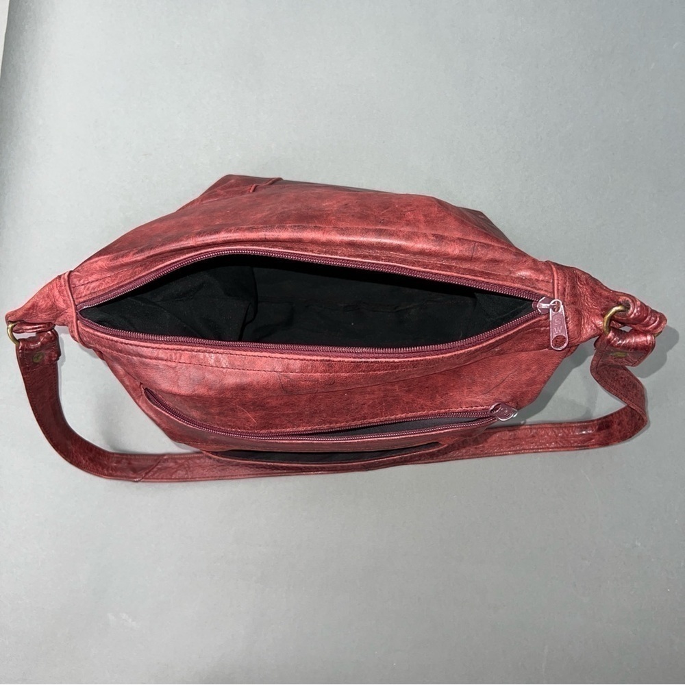 Vintage 1990s Red Leather Shoulder Crossbody Bag - Picture 6 of 10